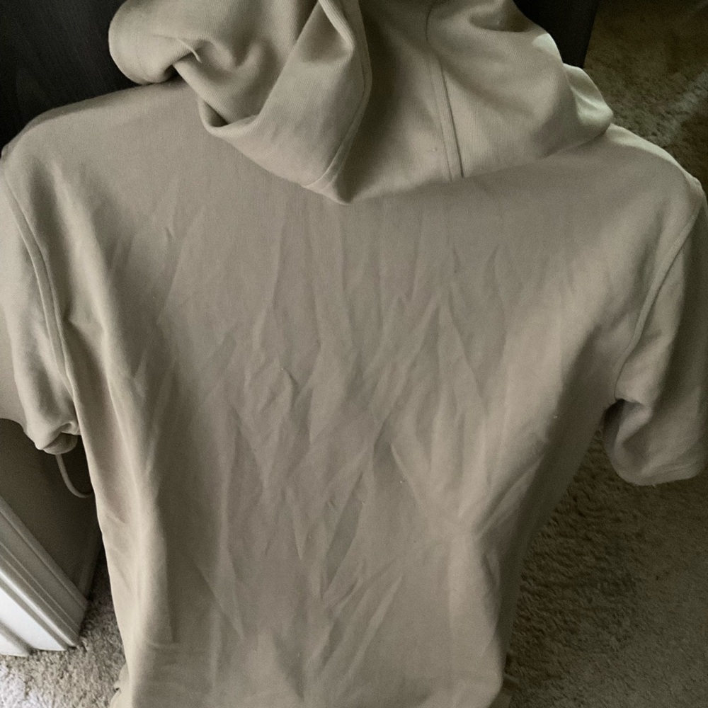 Men’s used fitted size XL UA under armour hoodie shirt short sleeve beige Pre ow - Picture 5 of 6